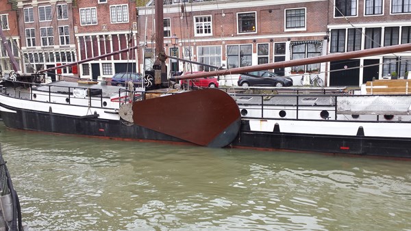 Het zwaard van de Rival gemonteerd